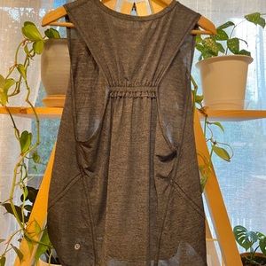 Lightweight Heather Grey Lululemon top